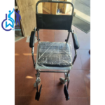ویلچر چرخدار کوچک مناسب برای حمام و دستشویی