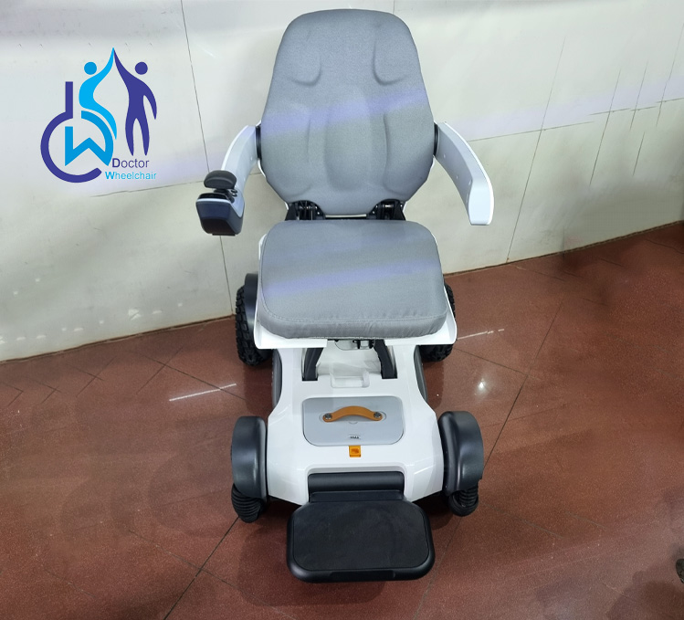 wheelchair-Robooter-9046-01 ویلچر رباتیک robooter بسیار خاص در فروشگاه موژان طب تهران (دکتر ویلچر)